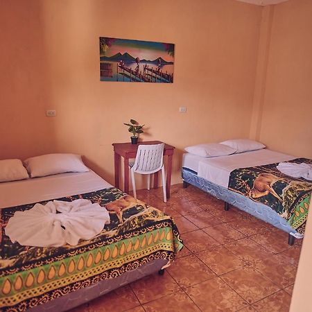 Amigos Hotel San Pedro La Laguna Luaran gambar