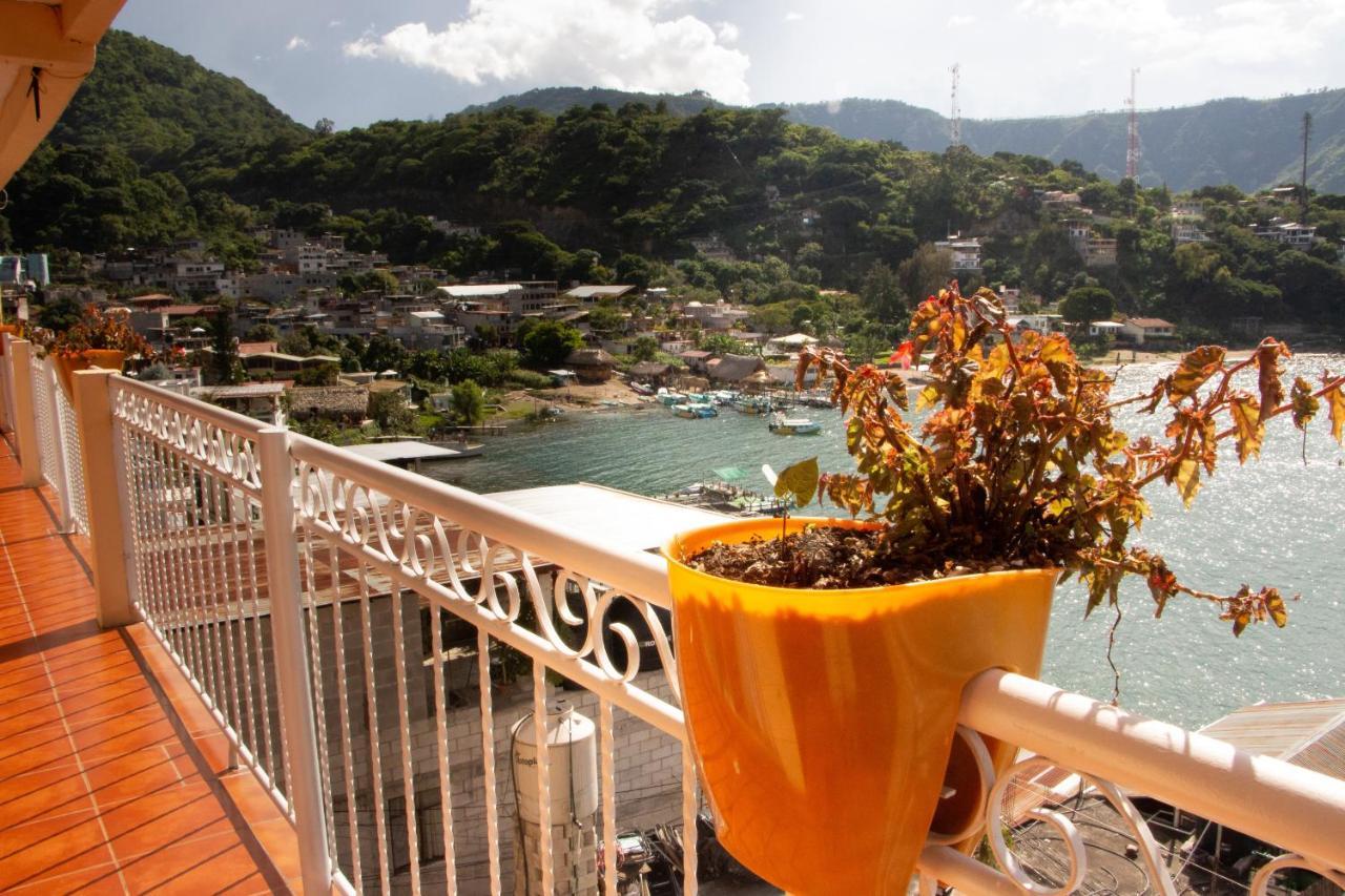 Amigos Hotel San Pedro La Laguna Luaran gambar