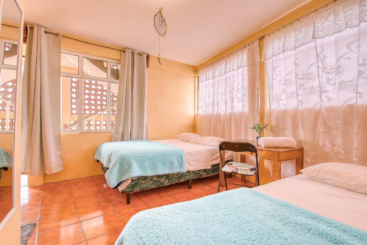 Amigos Hotel San Pedro La Laguna Luaran gambar