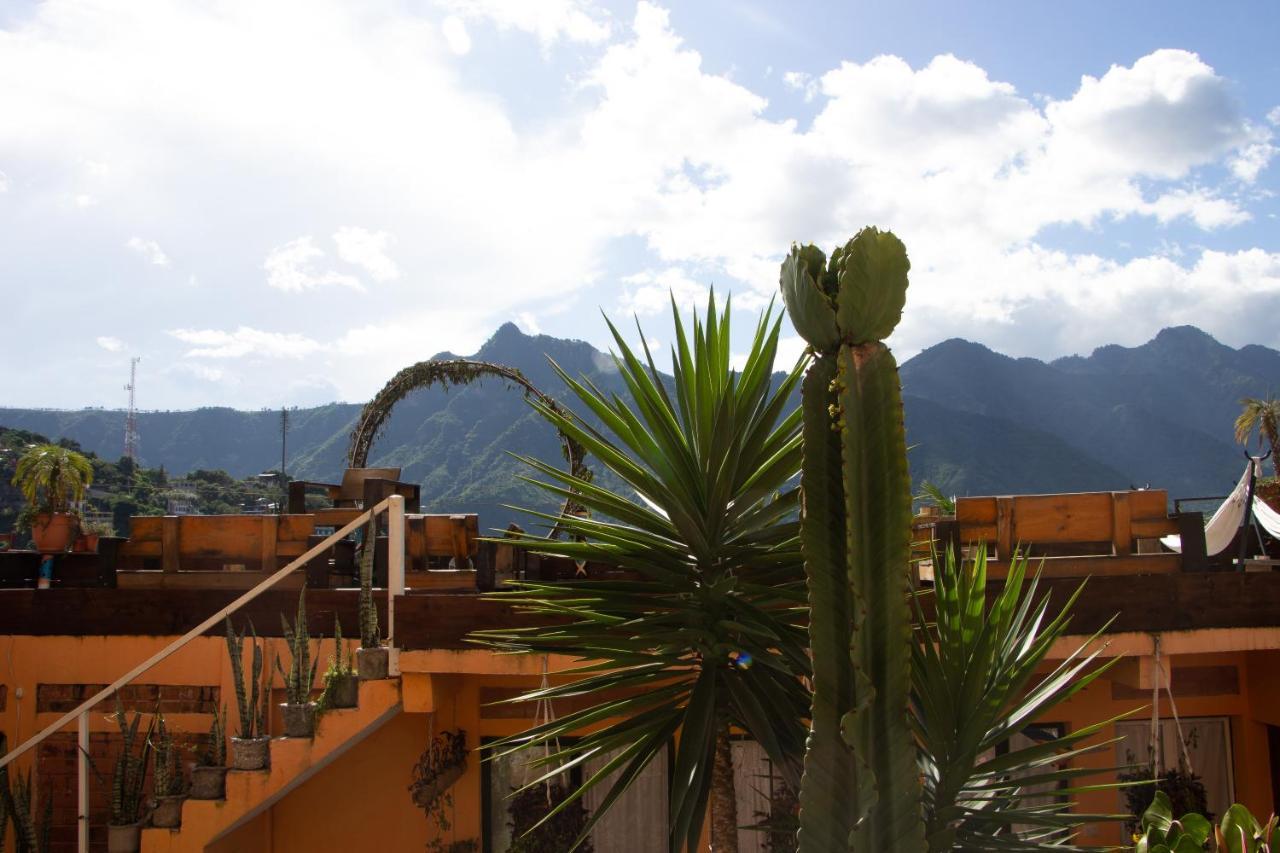 Amigos Hotel San Pedro La Laguna Luaran gambar