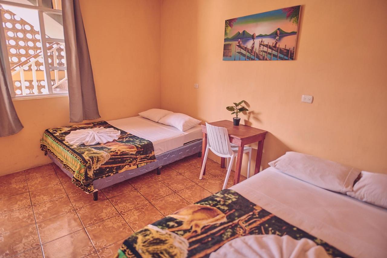 Amigos Hotel San Pedro La Laguna Luaran gambar